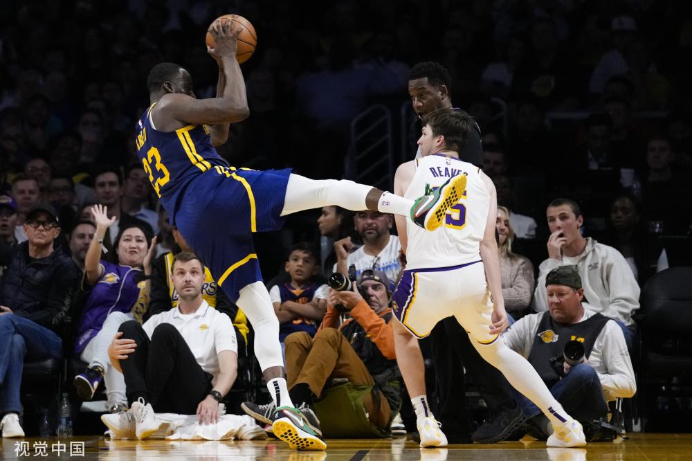 始引人注目 始引人注目